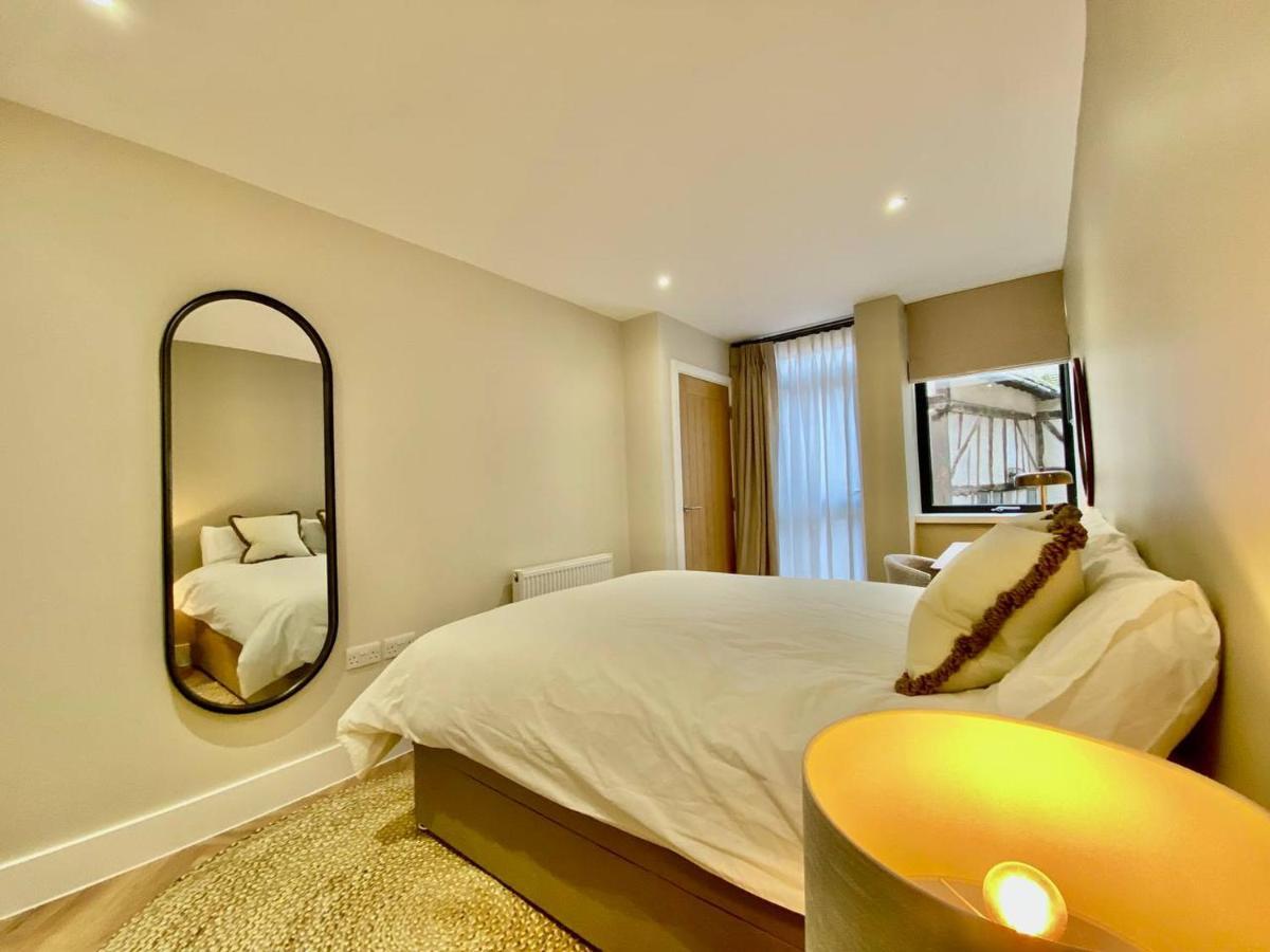 Queen Annes Court Luxury Apartment On High Street วินด์เซอร์ ภายนอก รูปภาพ